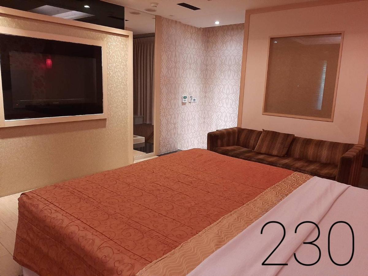 Chateau Motel&Spa  Daliao Bagian luar foto