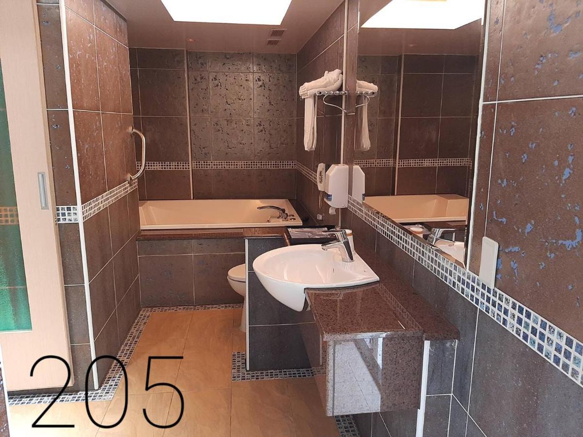 Chateau Motel&Spa  Daliao Bagian luar foto