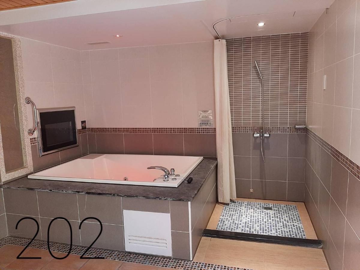 Chateau Motel&Spa  Daliao Bagian luar foto