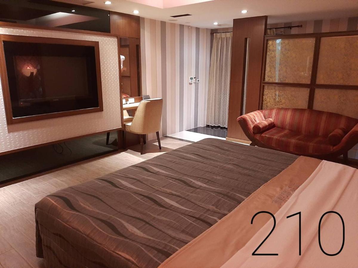 Chateau Motel&Spa  Daliao Bagian luar foto