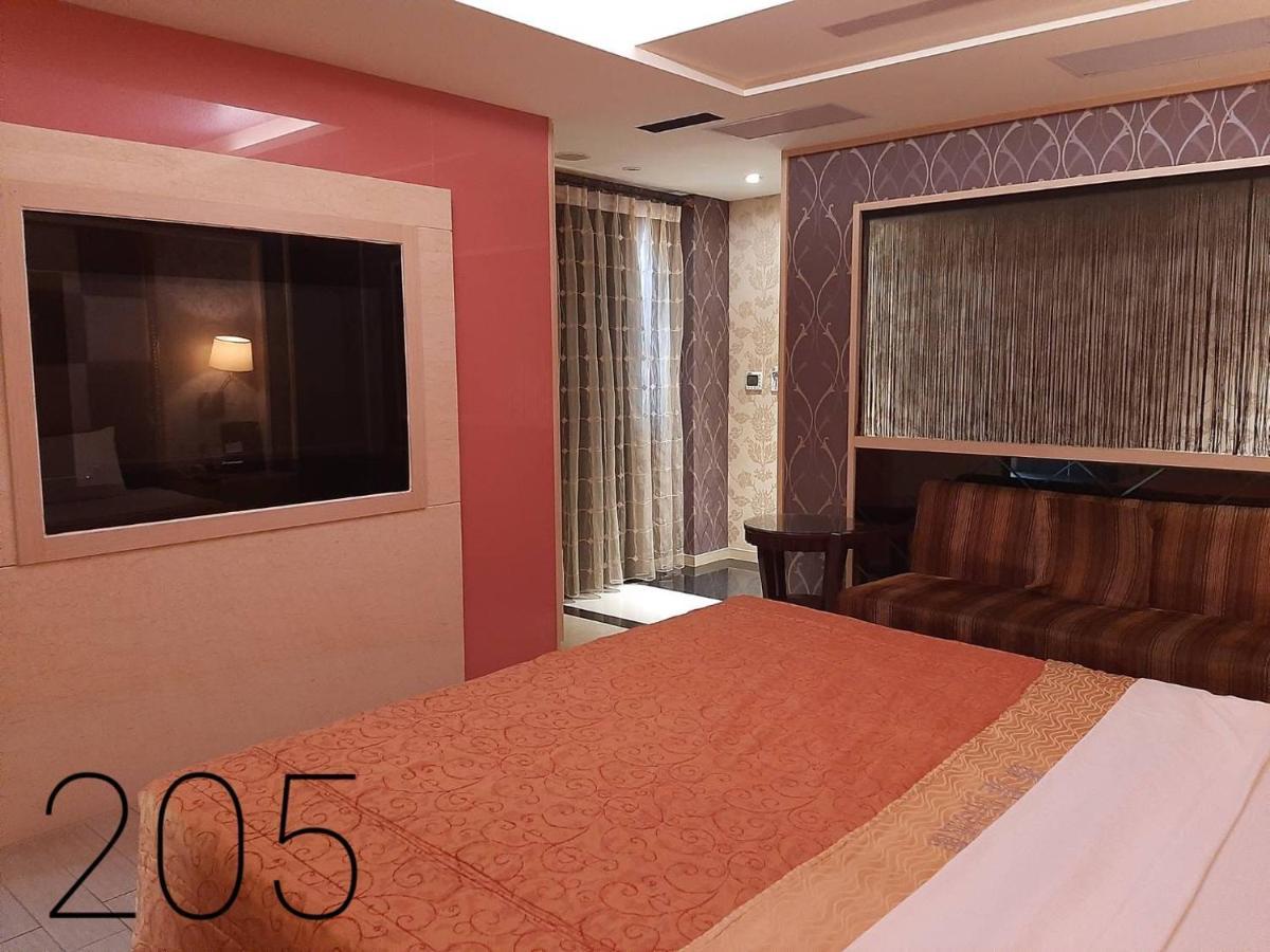 Chateau Motel&Spa  Daliao Bagian luar foto